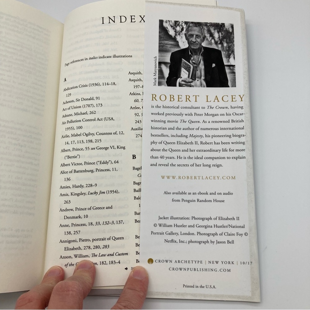 The Crown Book - Picture 2 of 6